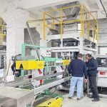 Duas unidades de linha automática de pesagem, ensacamento, transporte e paletização de alimentos para animais de estimação de 25 kg começam a operar na fábrica do nosso cliente