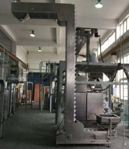 Z-shape degerter powder feeding system Sistema de alimentação de pó degerger em Z